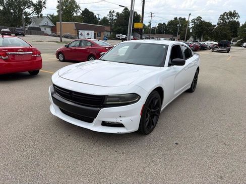 Used 2016 Dodge Charger R/T w/ Plus Group RWD image 5