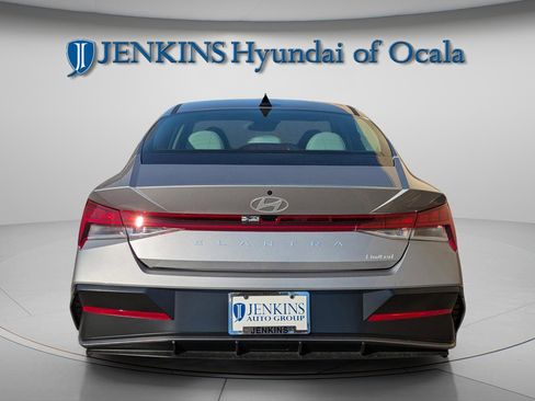 New 2026 Hyundai Elantra Limited image 5