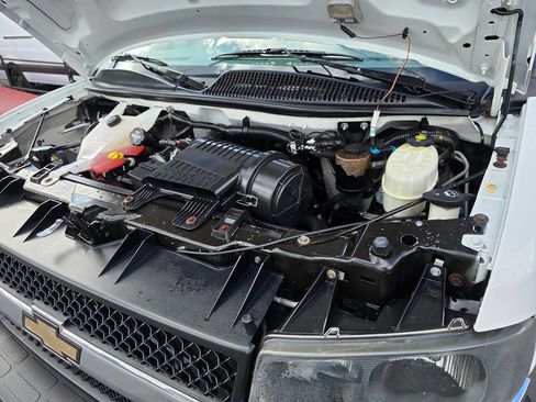 Used 2017 Chevrolet Express 3500 LT w/ LT Preferred Equipment Group image 20