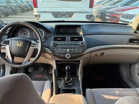 Used 2011 Honda Accord LX image 7