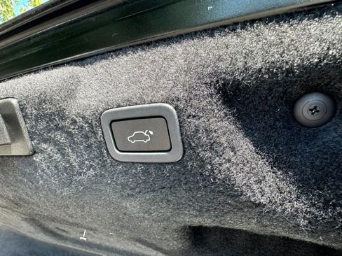 Used 2020 Jaguar XE S image 46