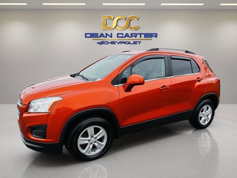 Used 2015 Chevrolet Trax LT w/ LT Sun and Sound Package AWD/4WD image 3