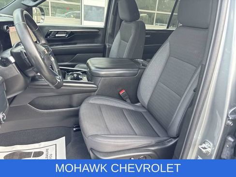 Used 2025 Chevrolet Tahoe LS AWD/4WD image 19