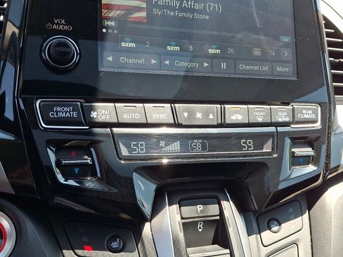 Used 2023 Honda Odyssey EX-L image 17
