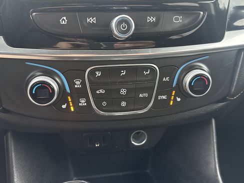 Used 2018 Chevrolet Traverse LT image 29