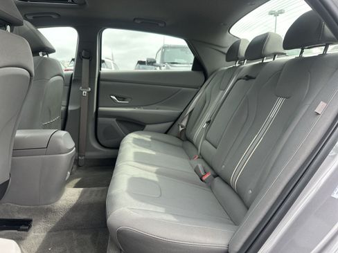 Used 2025 Hyundai Elantra SEL FWD image 26