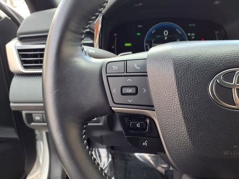 Certified 2025 Toyota Camry SE image 9