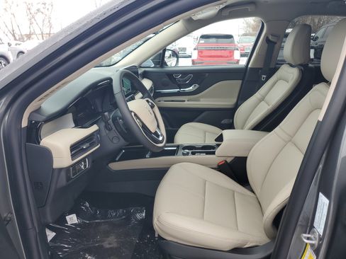 New 2026 Lincoln Corsair Premiere image 11