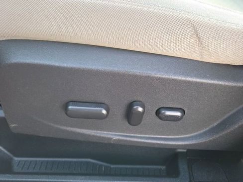 Used 2017 Ford Escape SE image 24