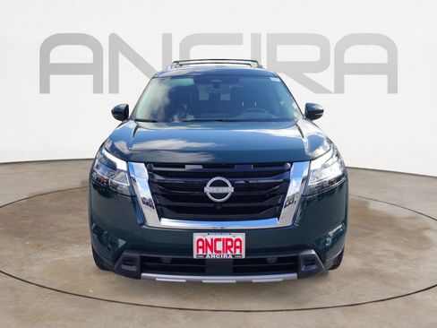 Used 2024 Nissan Pathfinder Platinum FWD image 5