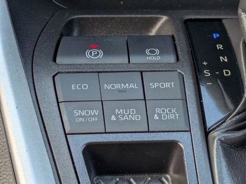 Used 2024 Toyota RAV4 LE image 21