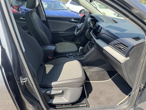 Used 2023 Volkswagen Taos SE w/ Panoramic Sunroof Package AWD/4WD image 30