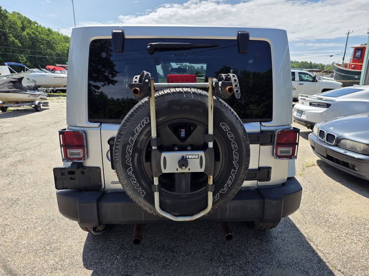 Used 2012 Jeep Wrangler Sahara AWD/4WD image 10