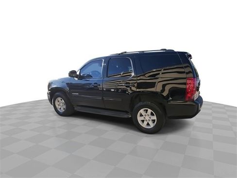 Used 2012 GMC Yukon SLE image 1