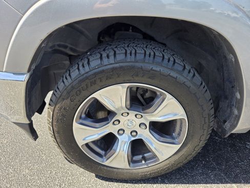 Used 2020 RAM 1500 Laramie RWD image 19