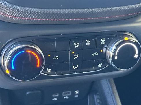 Used 2022 Chevrolet TrailBlazer RS FWD image 24
