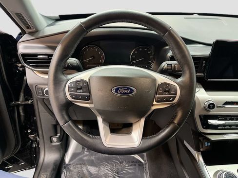 Used 2023 Ford Explorer XLT w/ Equipment Group 202A AWD/4WD image 11
