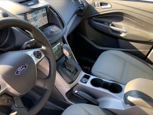 Used 2016 Ford Escape SE w/ Equipment Group 201A image 16