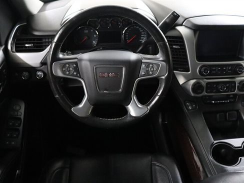 Used 2017 GMC Yukon SLT AWD/4WD image 8