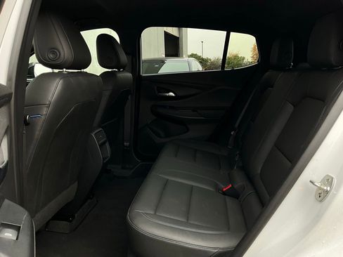 Used 2025 Buick Envista Sport Touring image 11