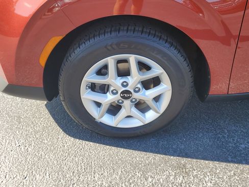 Used 2022 Kia Soul LX w/ Technology Package image 5