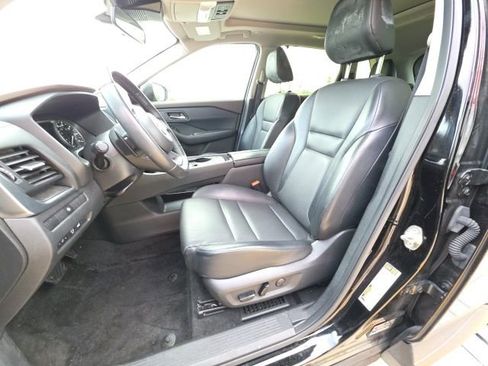 Used 2023 Nissan Rogue SV w/ SV Premium B Package image 13