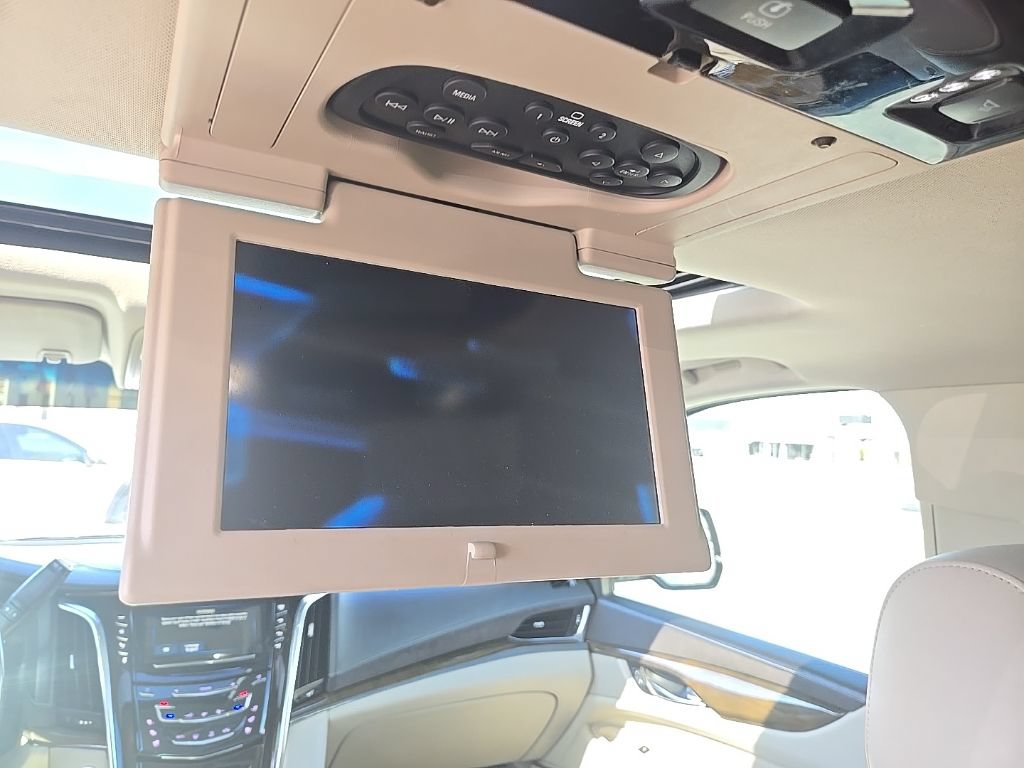 Used 2019 Cadillac Escalade Premium Luxury AWD/4WD image 26