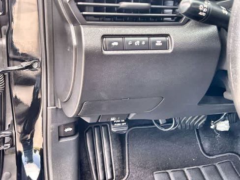 Used 2024 Nissan Altima 2.5 S FWD image 29