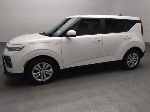 Used 2020 Kia Soul LX FWD image 2