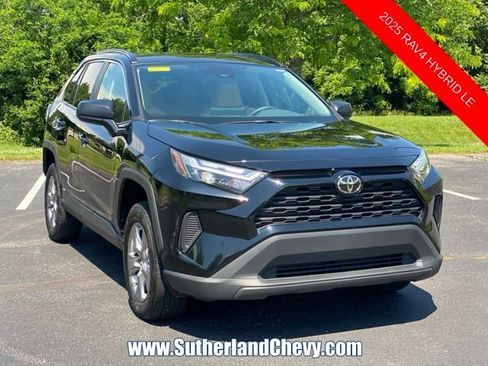 Used 2025 Toyota RAV4 LE AWD/4WD image 1