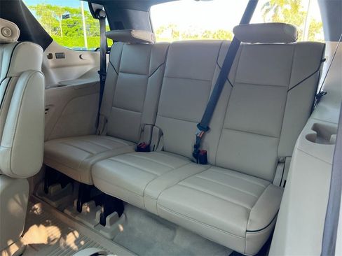 Used 2024 Cadillac Escalade Premium Luxury image 22