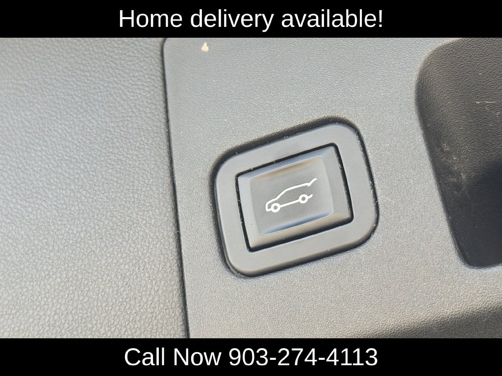 Used 2017 Cadillac XT5 Luxury w/ Driver Awareness Package FWD image 10