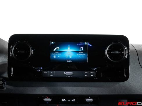 Used 2024 Mercedes-Benz Sprinter 3500 image 28
