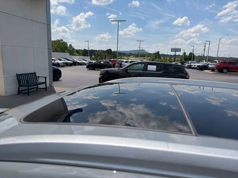 Used 2021 Nissan Rogue SL AWD/4WD image 7