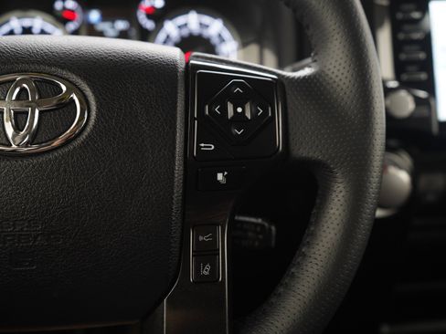 Used 2022 Toyota 4Runner TRD Off-Road Premium w/ TRD Black Wheel Package (TMS) AWD/4WD image 25