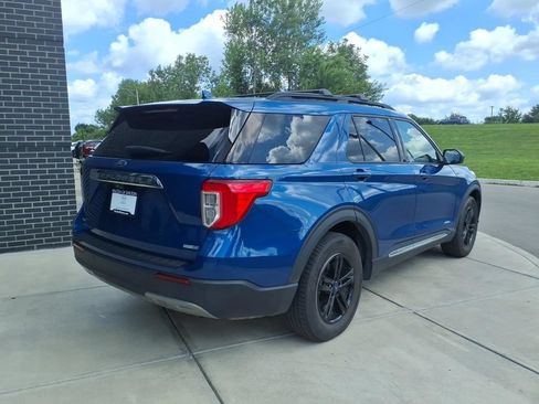 Used 2020 Ford Explorer XLT w/ Equipment Group 202A AWD/4WD image 7