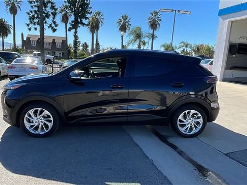 Used 2023 Chevrolet Bolt EUV LT w/ Comfort Package image 6