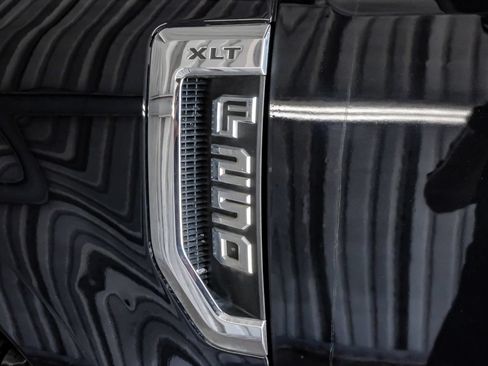 Used 2019 Ford F250 XLT w/ XLT Premium Package AWD/4WD image 52