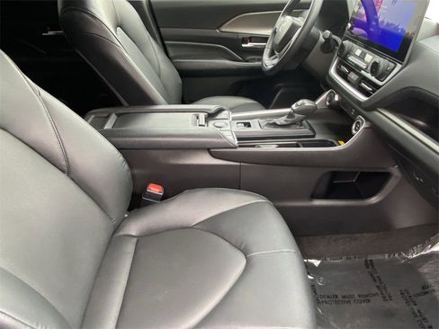 Certified 2025 Toyota Grand Highlander XLE image 14