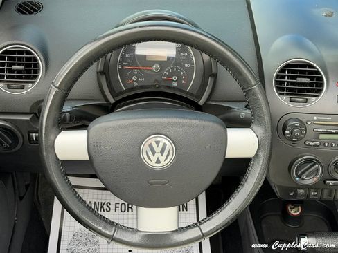 Used 2007 Volkswagen Beetle Triple White Edition FWD image 18