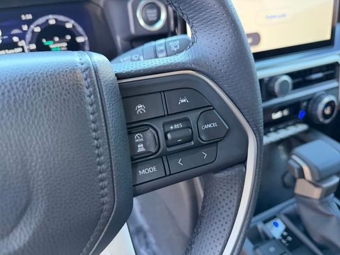Used 2026 Toyota 4Runner Limited AWD/4WD image 16