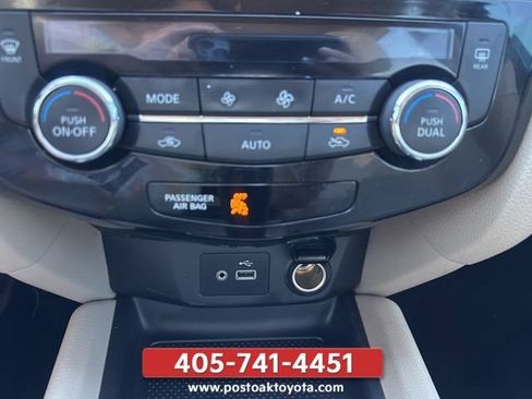 Used 2018 Nissan Rogue SV FWD image 23
