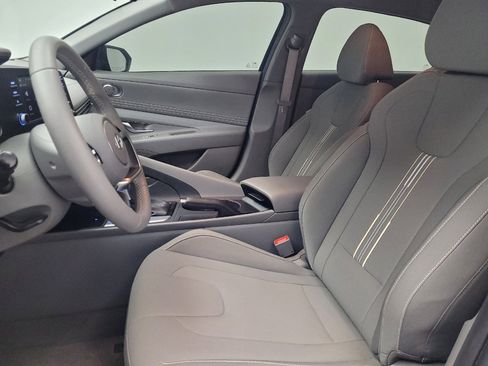 Used 2025 Hyundai Elantra Sport FWD image 17