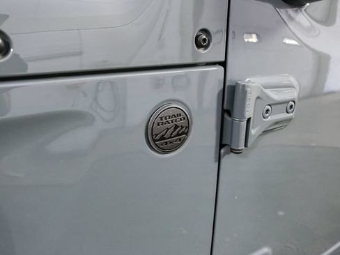 Used 2024 Jeep Wrangler Unlimited Sport AWD/4WD image 7