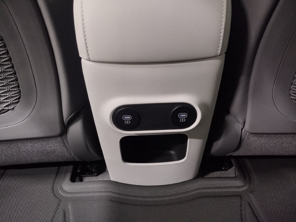 New 2026 Hyundai Ioniq 5 SEL AWD/4WD image 32