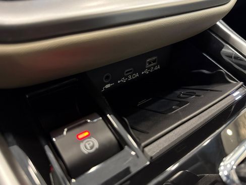 Certified 2025 Subaru Outback Limited image 28