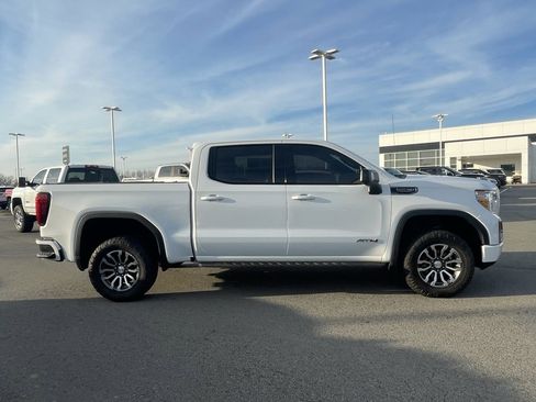 Used 2022 GMC Sierra 1500 AT4 w/ AT4 Premium Package image 9