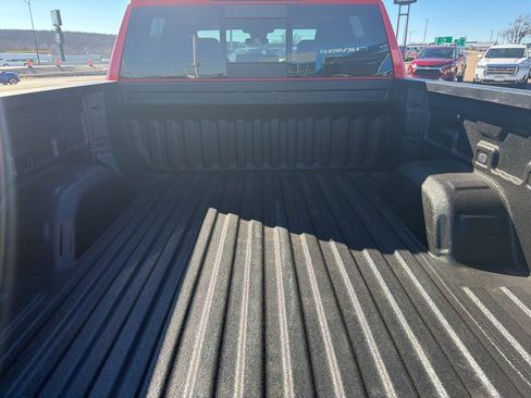 Used 2024 Chevrolet Silverado 1500 LT Trail Boss w/ Convenience Package II image 11