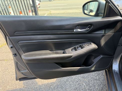 Used 2019 Nissan Altima 2.5 S FWD image 13