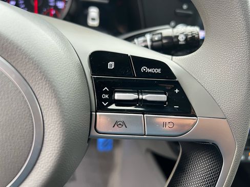 Used 2023 Hyundai Elantra SEL image 43